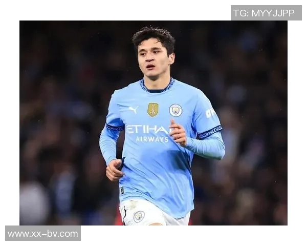 曼城官方祝贺19岁小将查理格雷成功完成一线队首秀