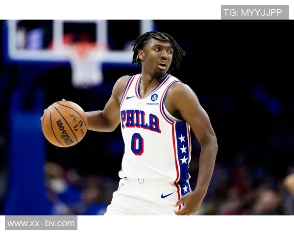 马克西表现出色16投7中砍下22分9篮板7助攻1抢断助力球队胜利