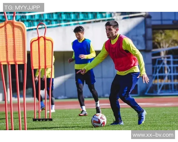 巴西中场卢卡斯卡尔正式加盟南通支云开启新篇章